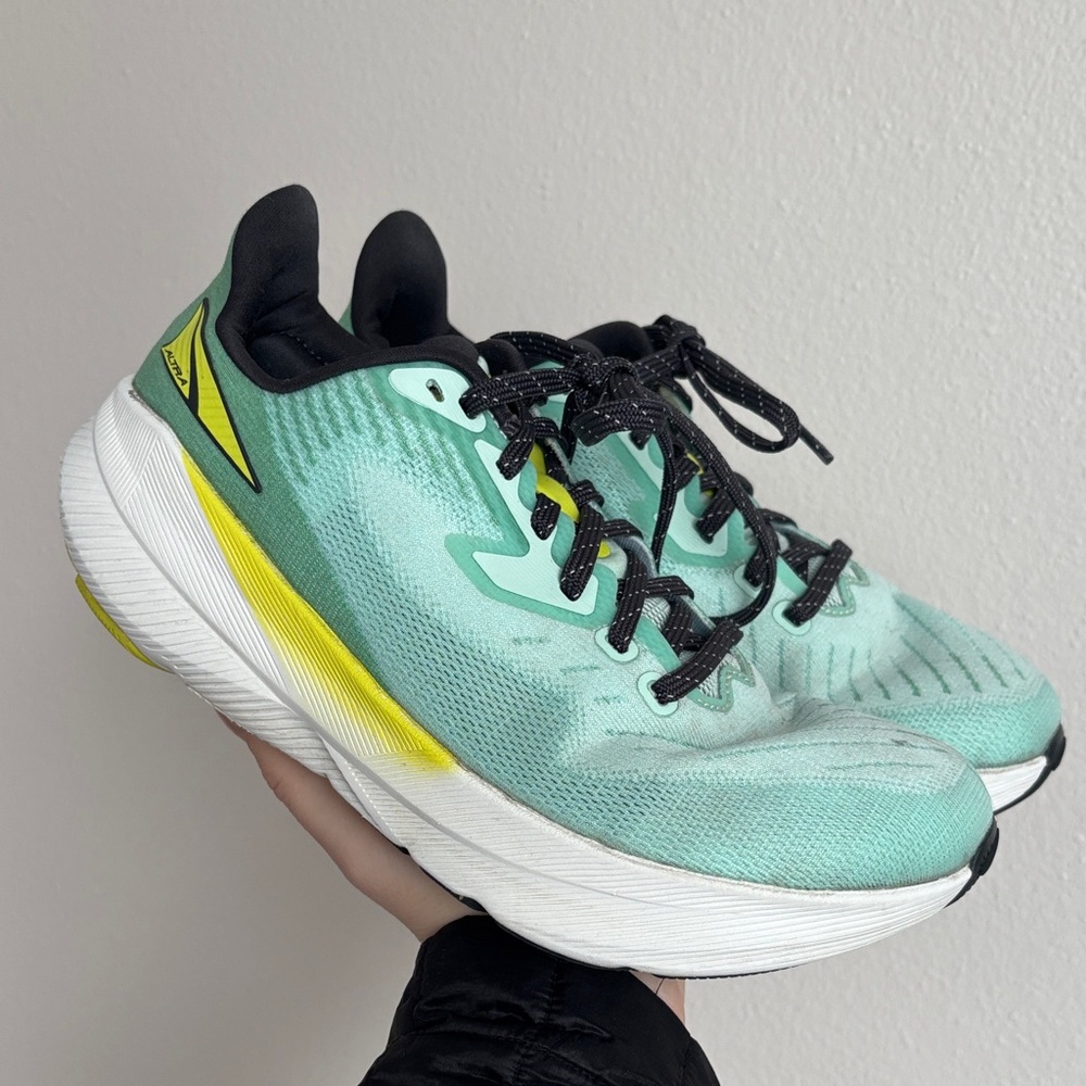 Altra Women's Experience Flow road-running shoes in a mint green color size 7.5 - Picture 3 of 11